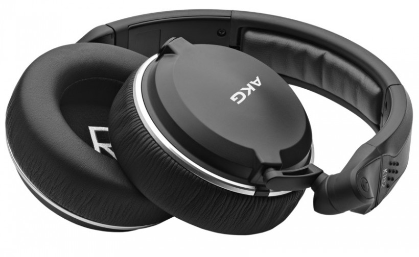 重低音來襲，感受現(xiàn)場的躁動——AKG K182 現(xiàn)場音樂耳機評測