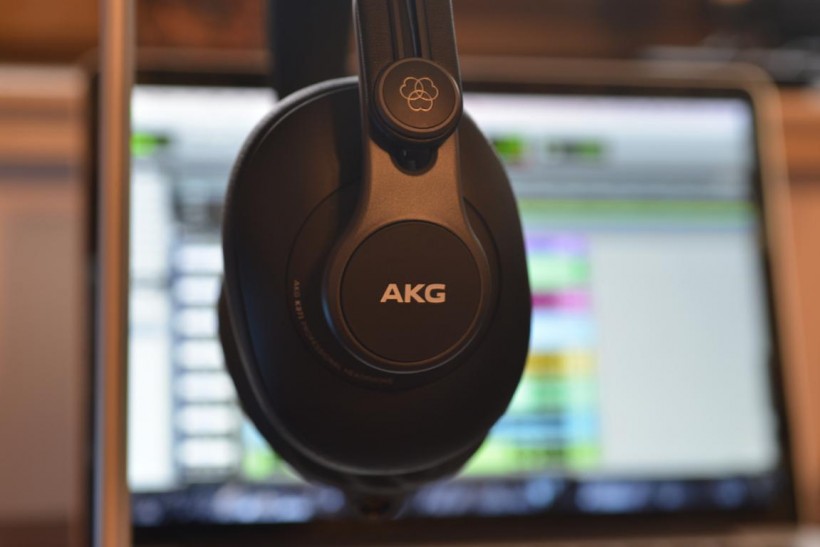 新生代的別樣情懷——AKG K371 頭戴式耳機(jī)開箱評測