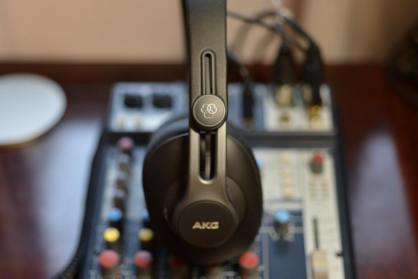 新生代的別樣情懷——AKG K371 頭戴式耳機(jī)開箱評測