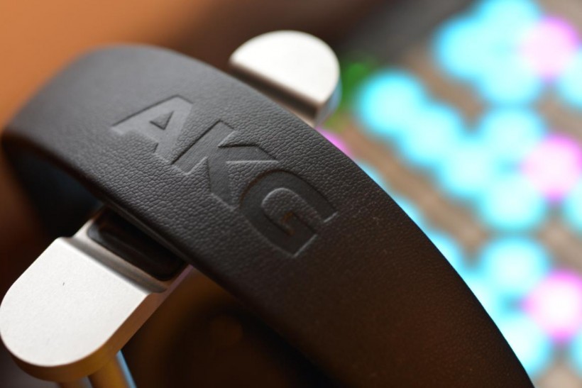 新生代的別樣情懷——AKG K371 頭戴式耳機(jī)開箱評測