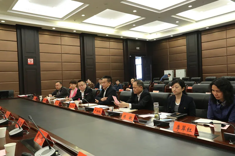 武漢廣播電視臺與洪山區(qū)簽署戰(zhàn)略合作協(xié)議，涉及“大學(xué)之聲”全媒體平臺建設(shè)